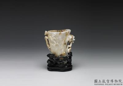 图片[2]-Jade gong vessel with coiled dragon relief, late Ming to early Qing dynasties, 16th-17th century-China Archive